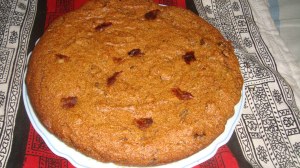 Date and raisin cake